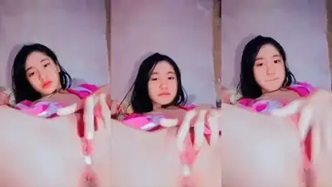 ABG SMA Cantik Main Jari Sampai Muncrat Pink