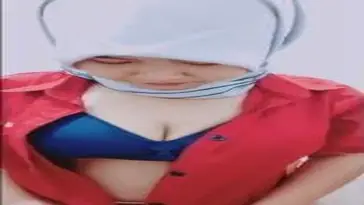 Dokumentasi Dede Cantik Live Bersantai Kasur