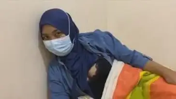 Ukhti Hijab Cantik Pasrah Goyang Kasur Crot